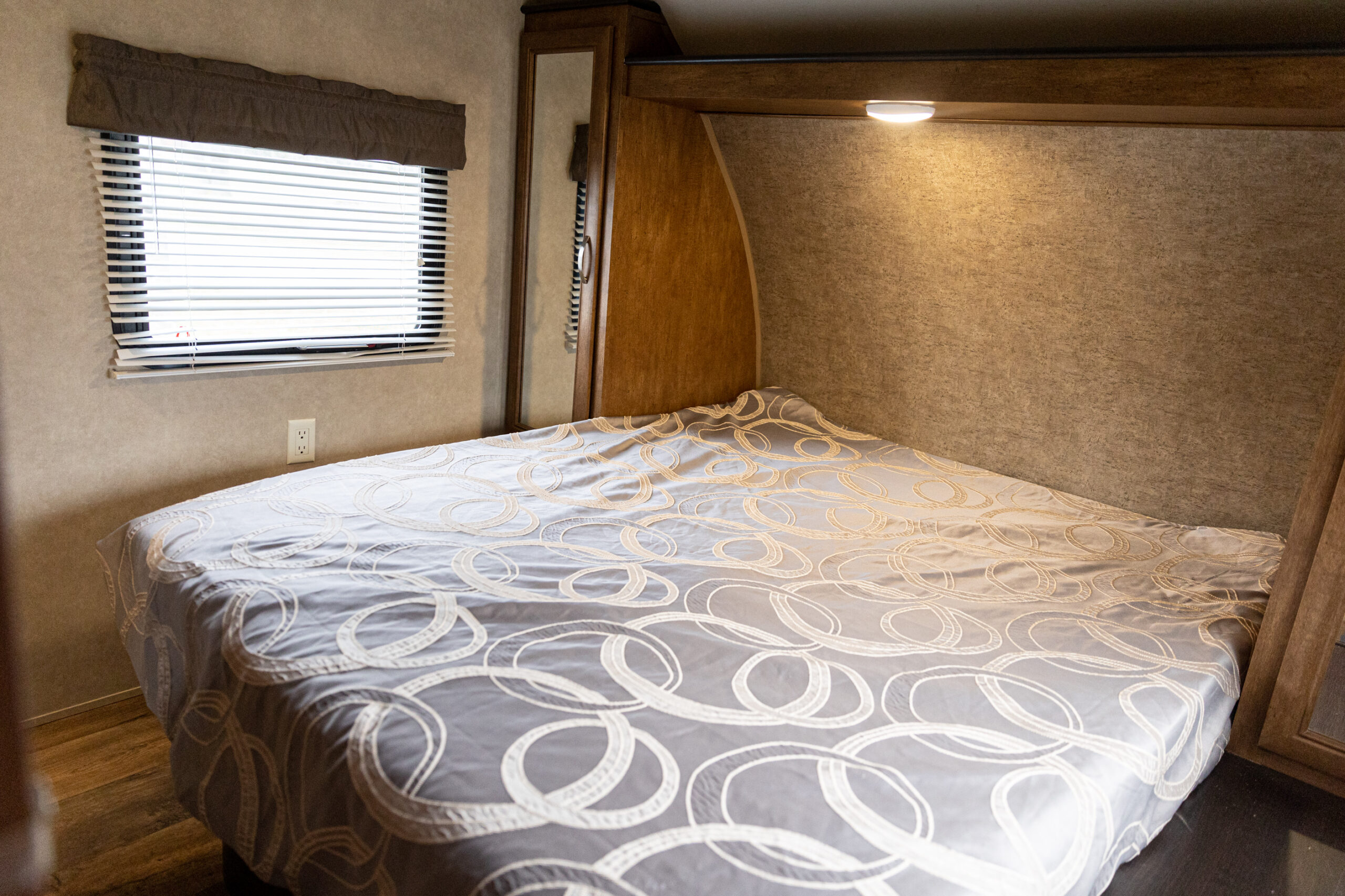 IMG-Camper-R6-121322-11-scaled